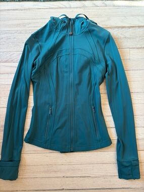 Women’s lululemon Hooded Define Jacket in Teal Size 4